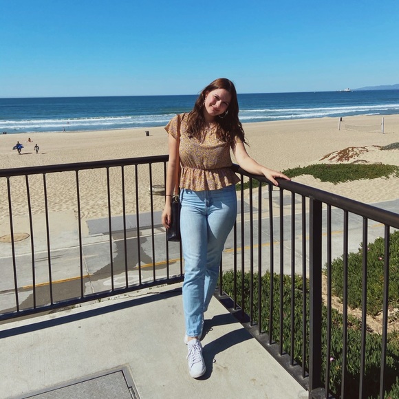 Hi! I’m Giselle ⭐️ - Picture 4 of 6